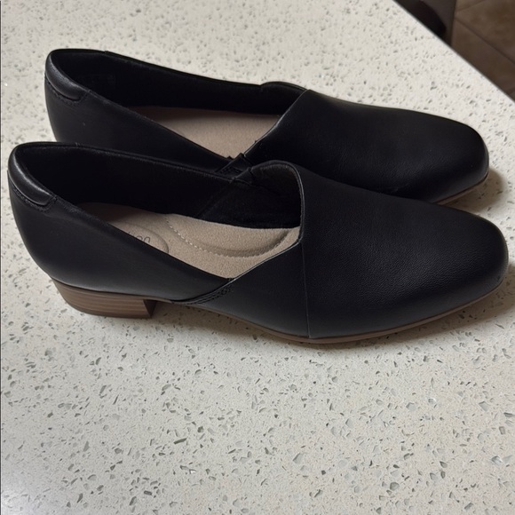 Clarks Black Flats Minimalist Slip-On Loafers - Picture 6 of 6